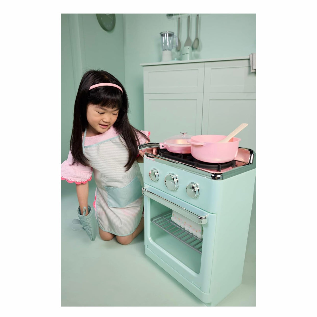 Little Tikes Sweet Spaces Apron & Oven Mitt Set