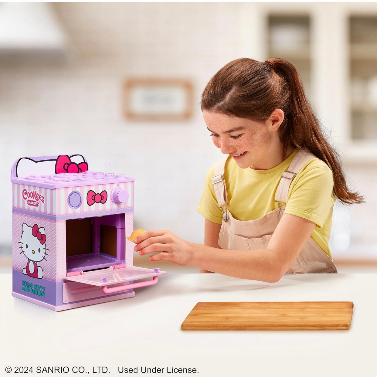 Cookeez Makery Hello Kitty and Friends Oven Treatz