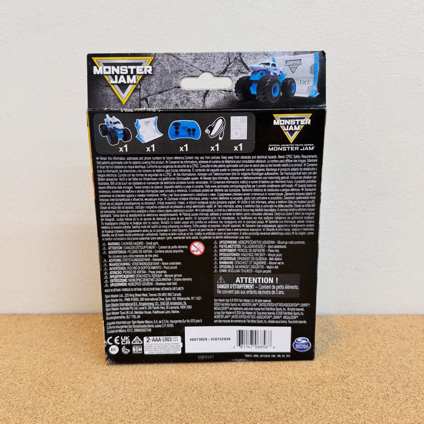 Monster Jam Megaldon Remote Control Monster Truck with Ramp 1:64 Scale