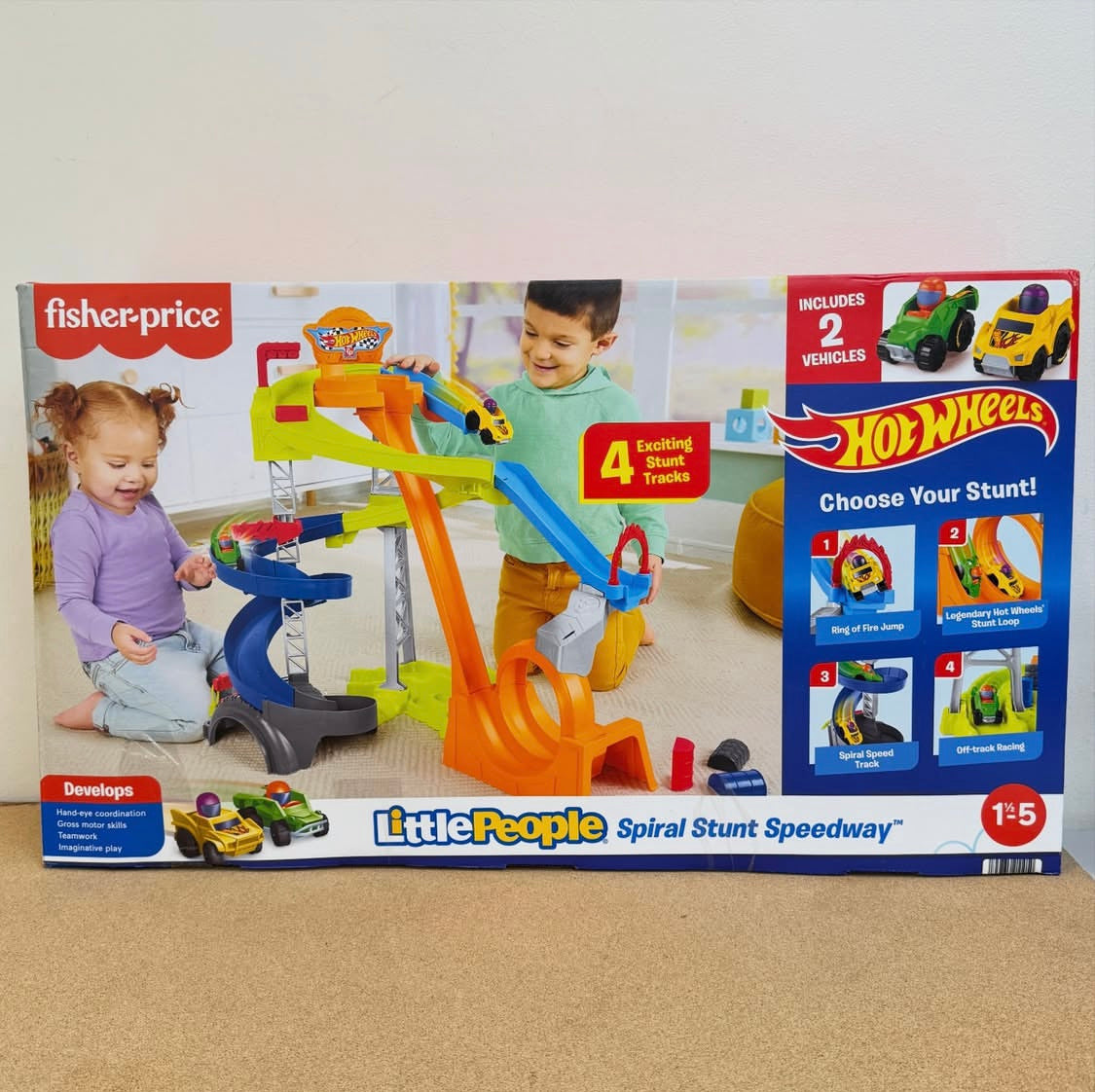 Fisher Price Little People Hotwheels Spiral Stunt Speedway Race Track Playset