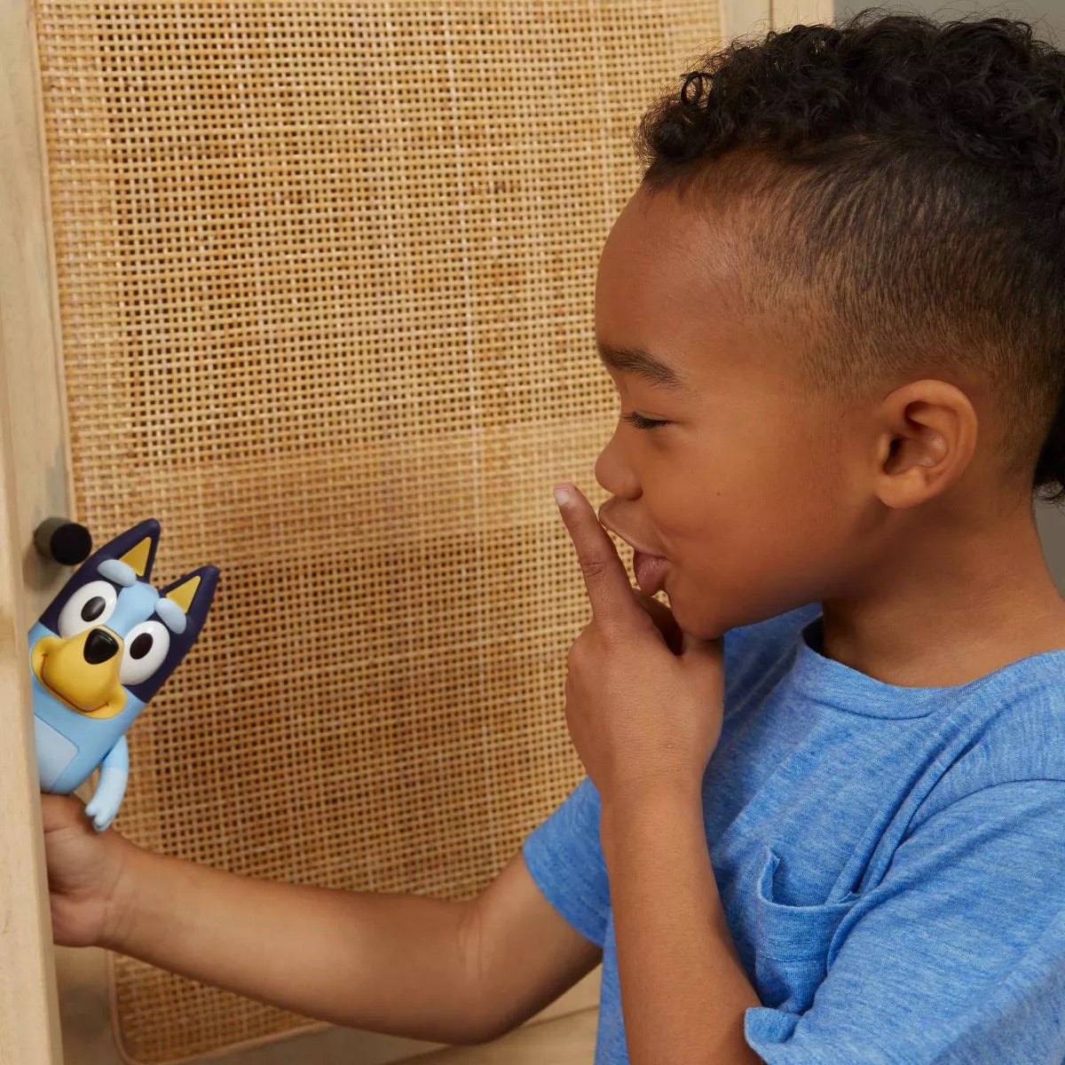 Bluey Hide & Seek Talking Figure Game