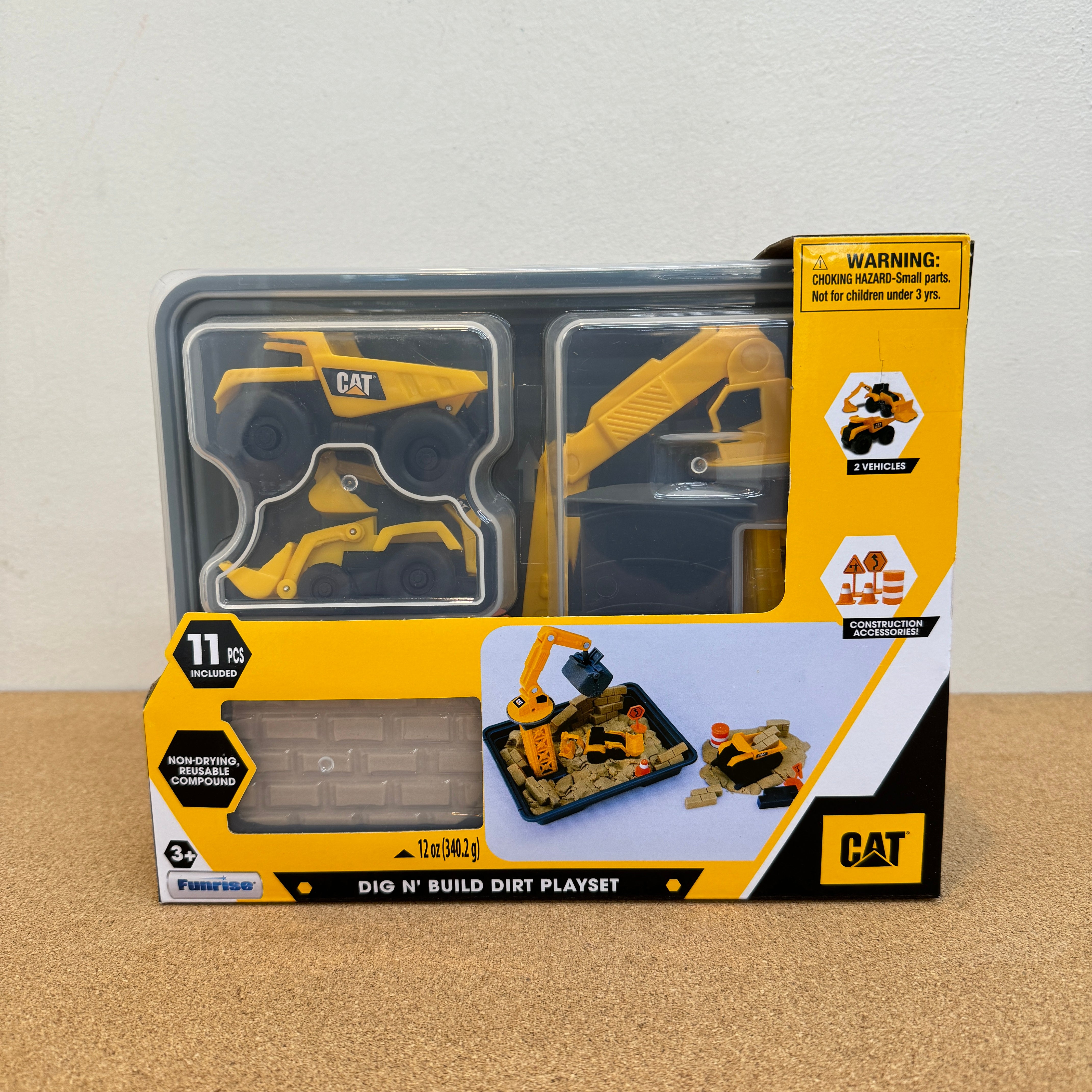 CAT Dig N’ Build Dirt Playset