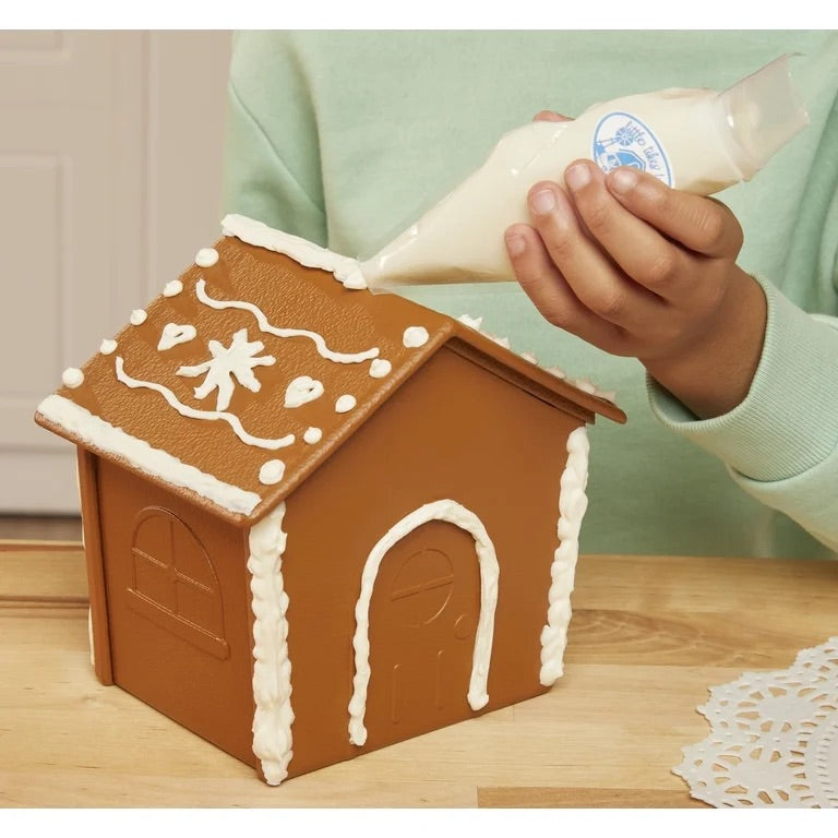 Little Tikes Creative Chefs Gingerbread House Kit