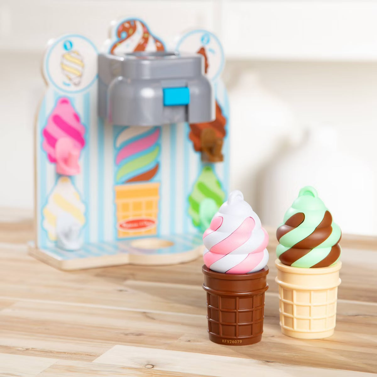 Melissa & Doug Swirl and Serve Ice Cream Playset
