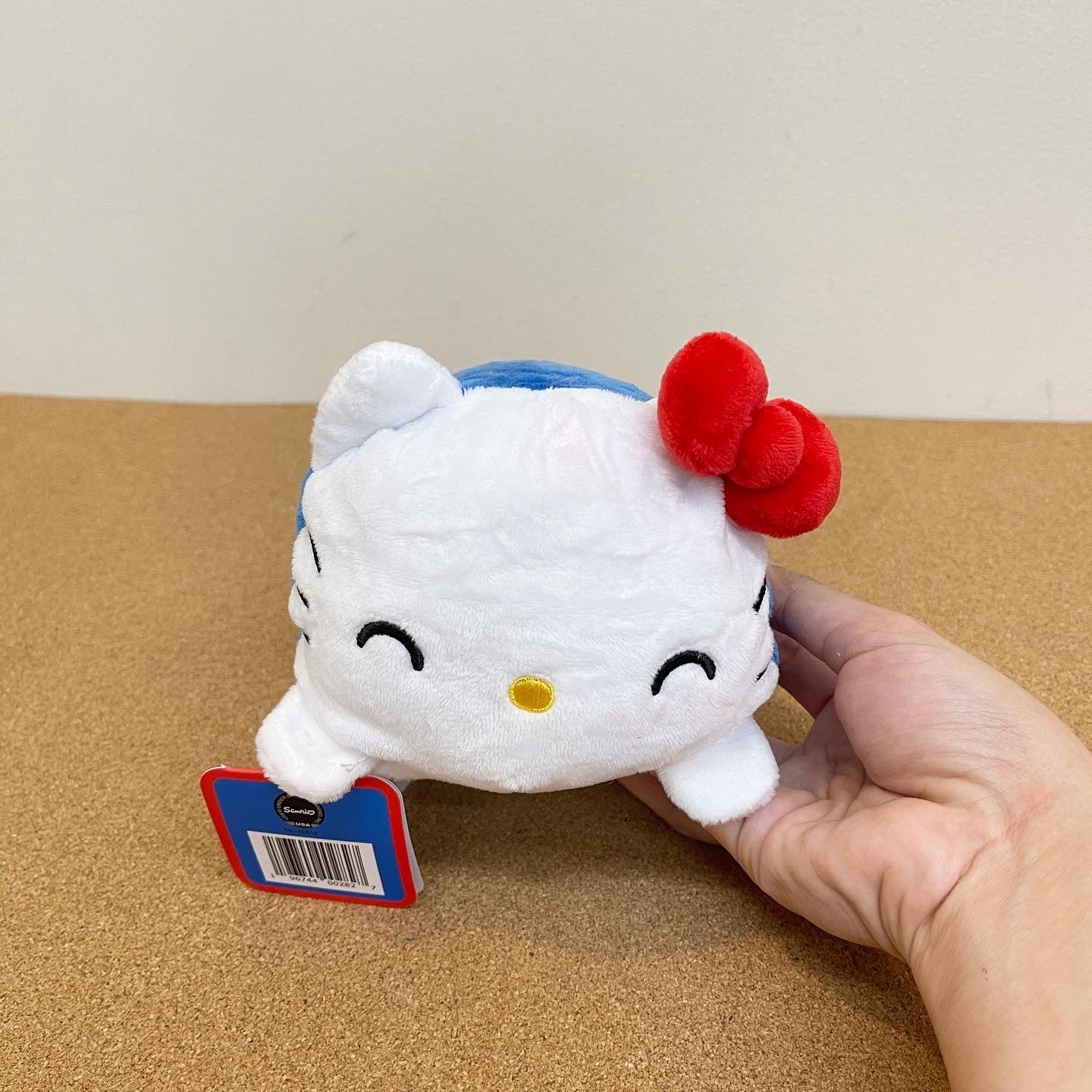 Teeturtle x Hello kitty & Friends Reversible Hello Kitty