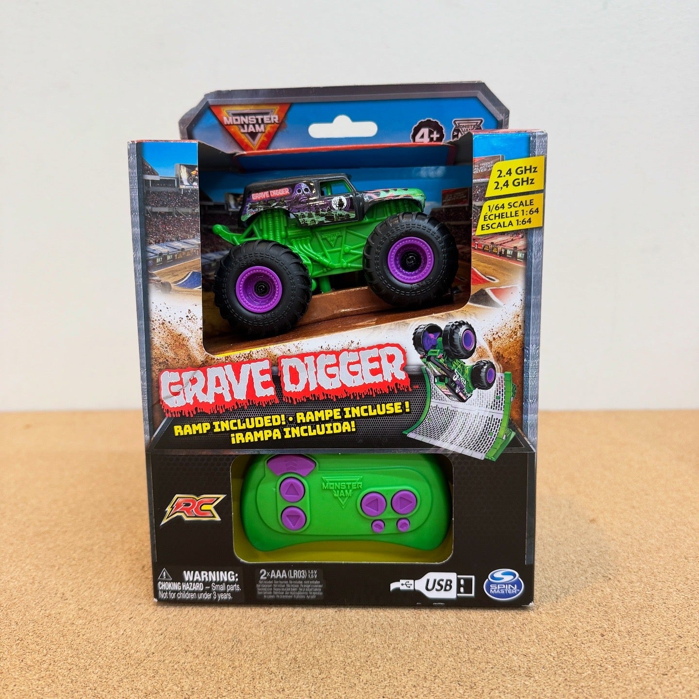 Monster Jam 1:64 Grave Digger RC with Ramp