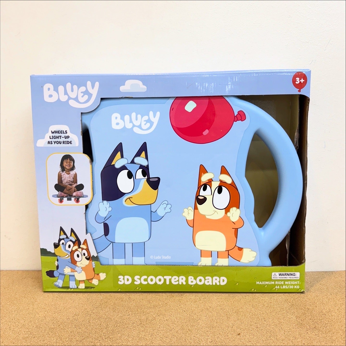 Bluey Scoot Board with Light Up Wheels