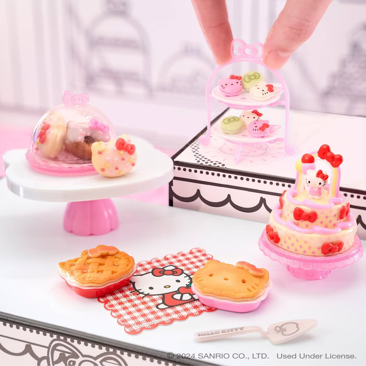Miniverse Make It Mini Food Hello Kitty Mini Collectibles