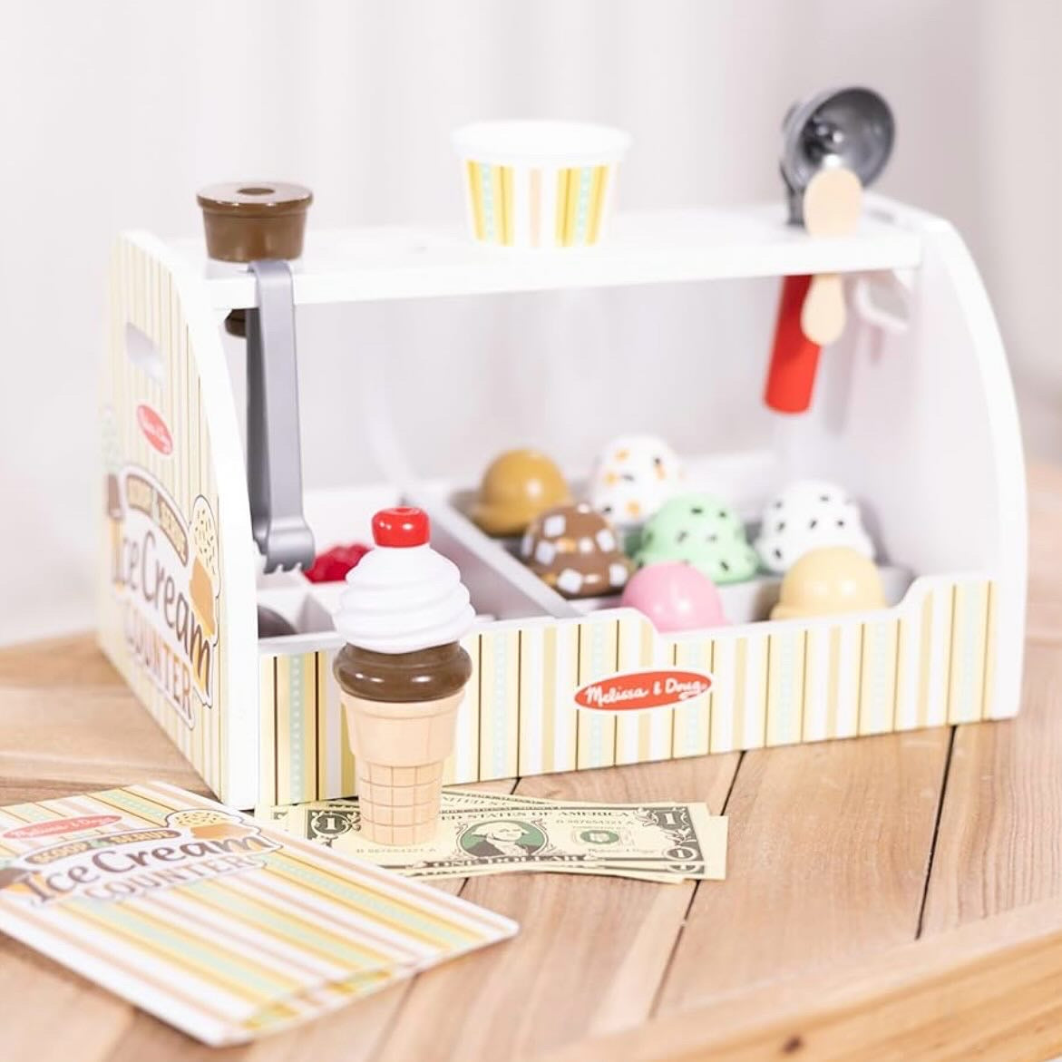 Melissa & Doug Wooden Scoop & Service Ice Cream Counter