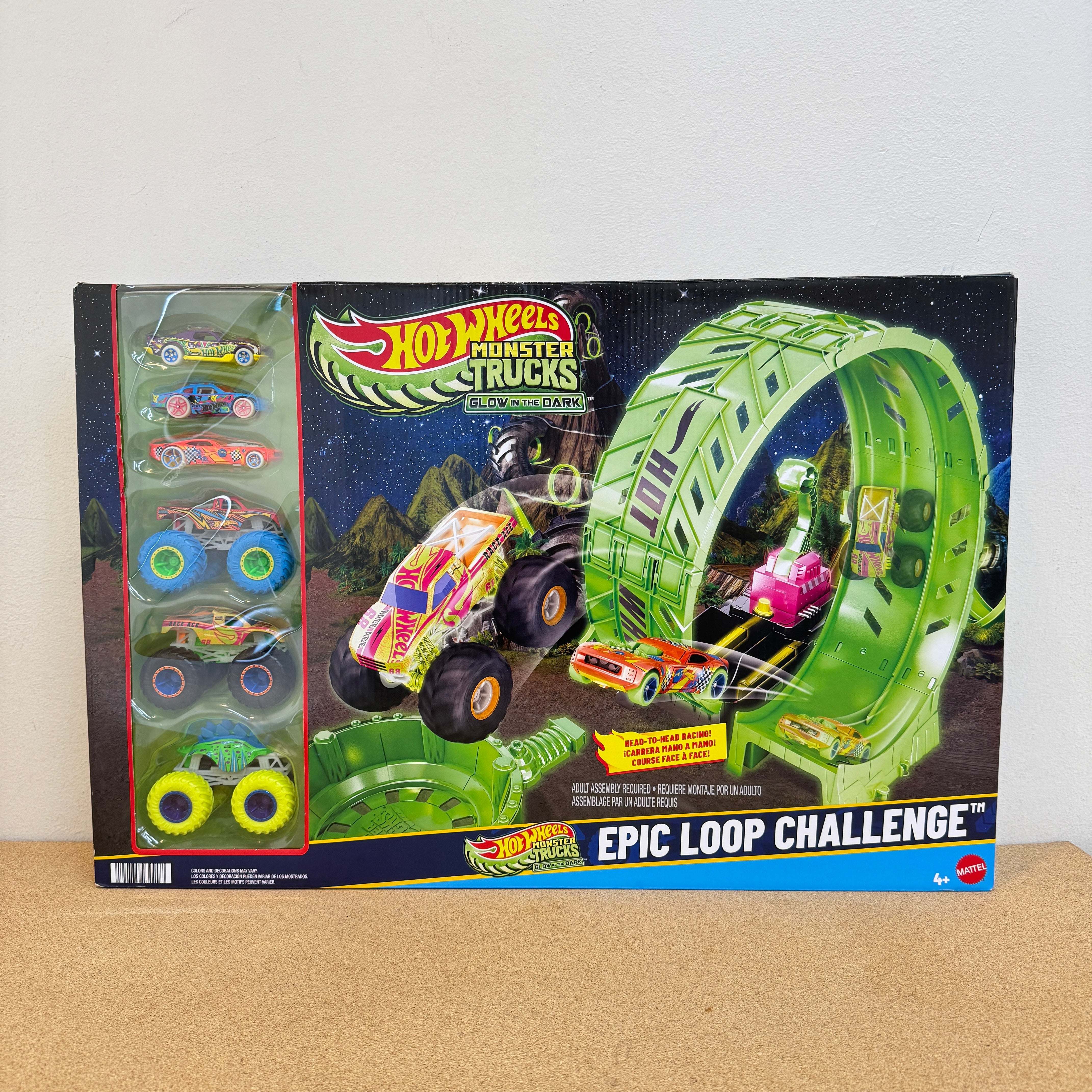 Hotwheels Monster Truck Glow in the Dark Epic Loop Challenge Playset