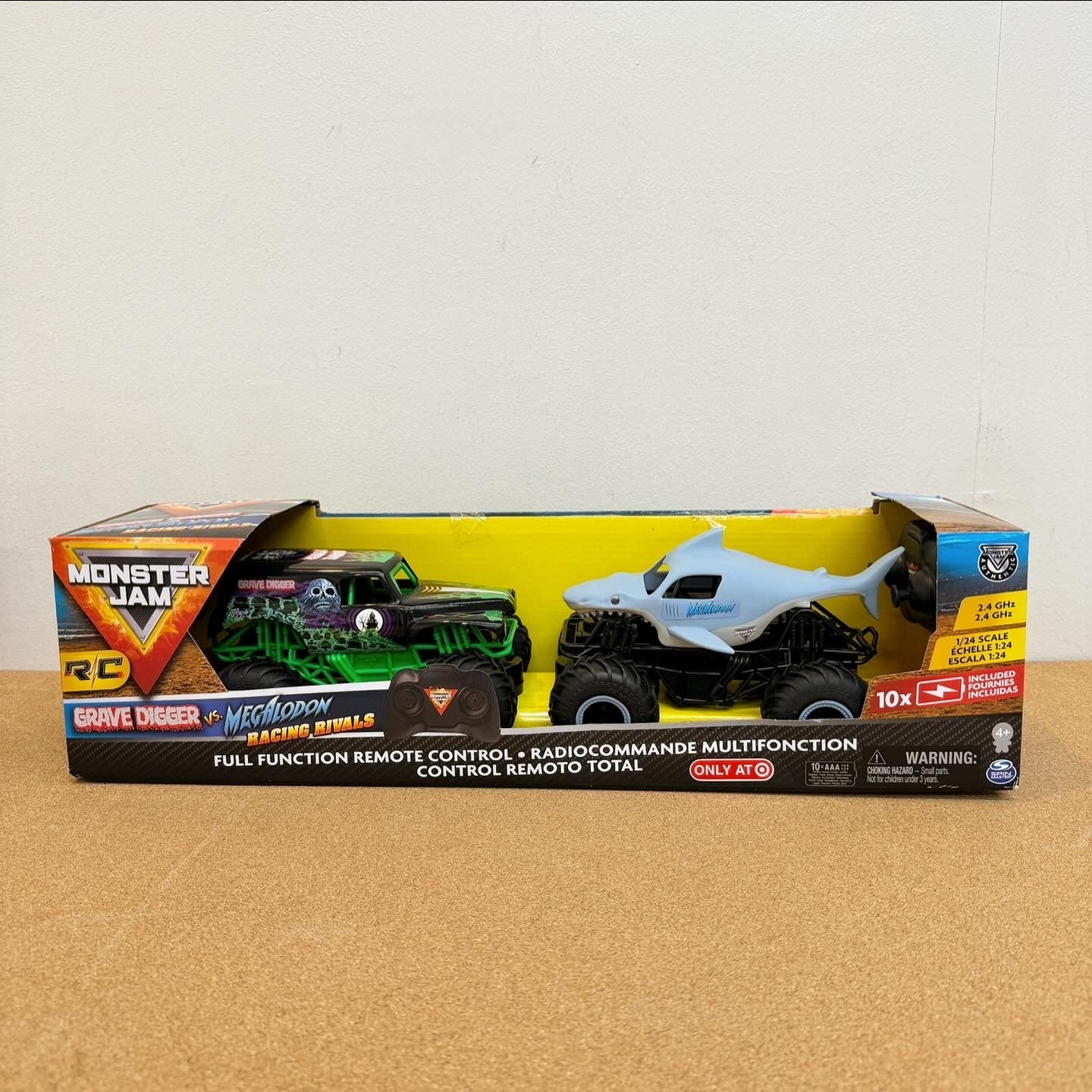 Monster Jam Grave Digger VS Megalodon Racing Rivals RC