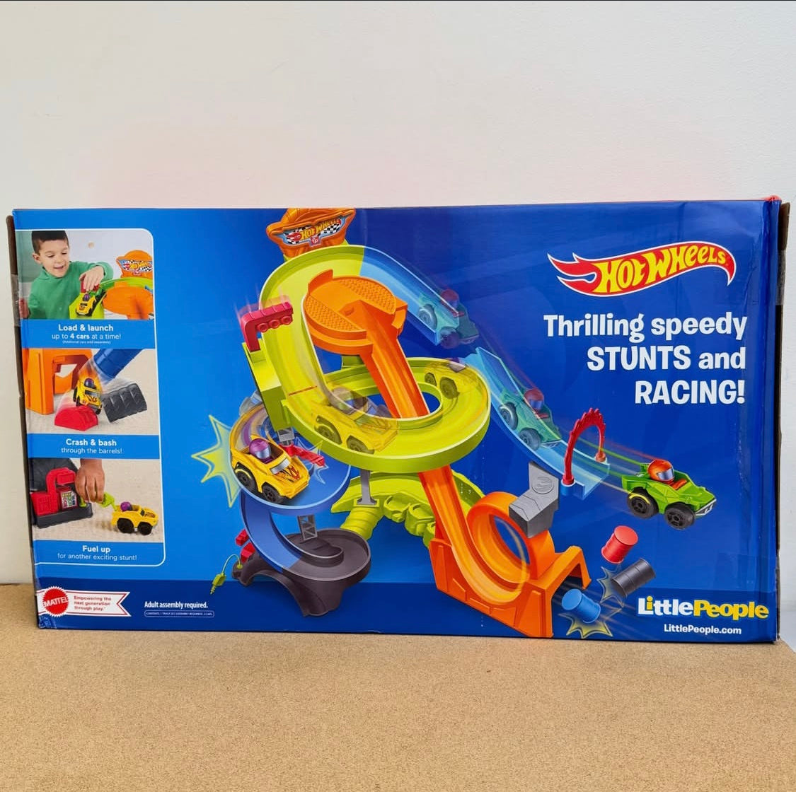 Fisher Price Little People Hotwheels Spiral Stunt Speedway Race Track Playset
