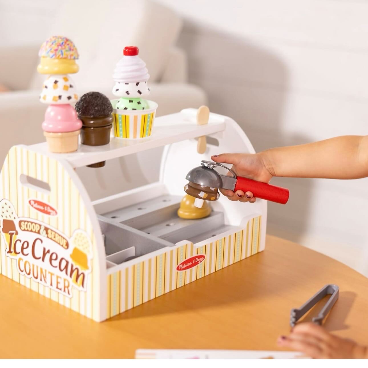 Melissa & Doug Wooden Scoop & Service Ice Cream Counter