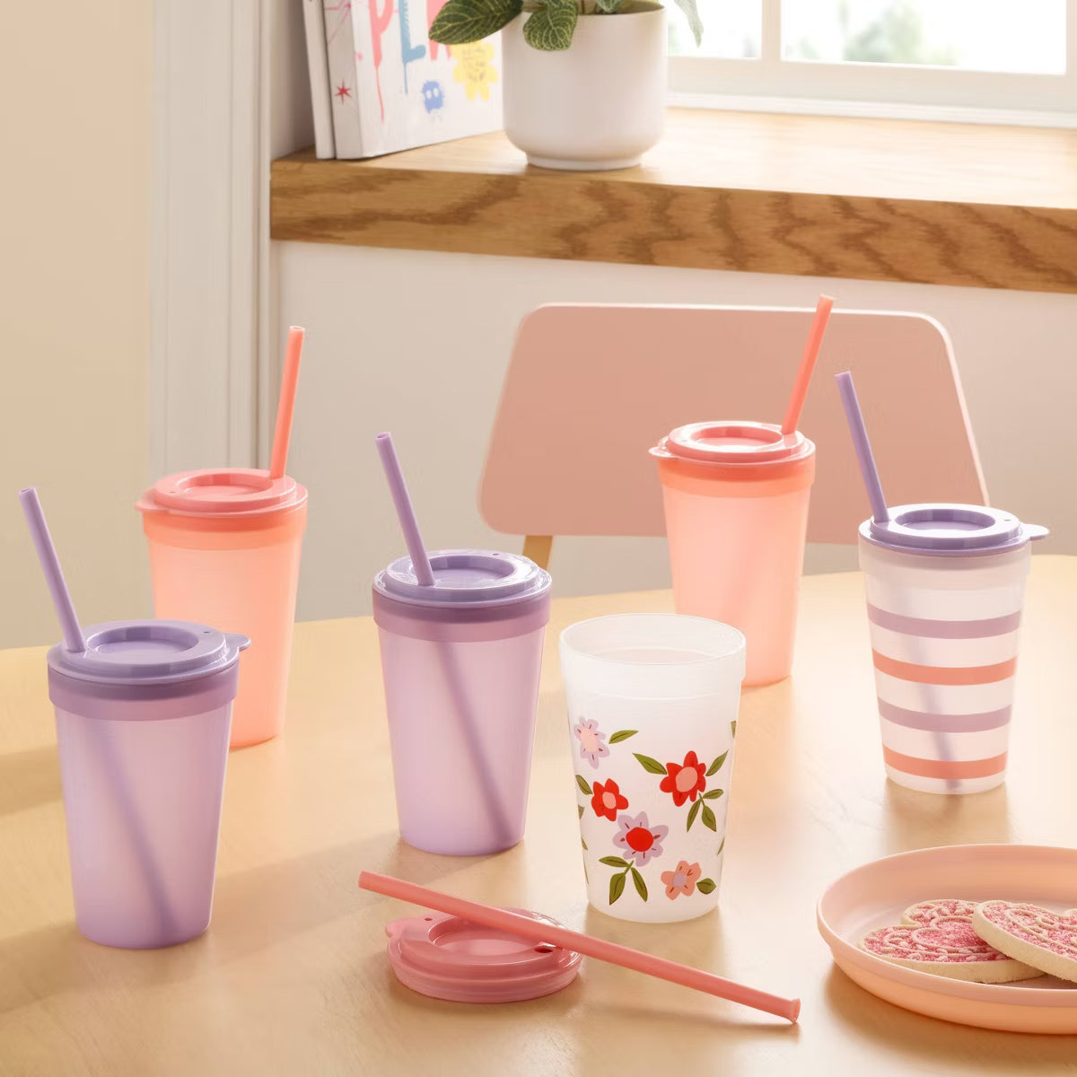 Pillowfort Kids 18PC Plastic Drinkware Set - Peach/Melon