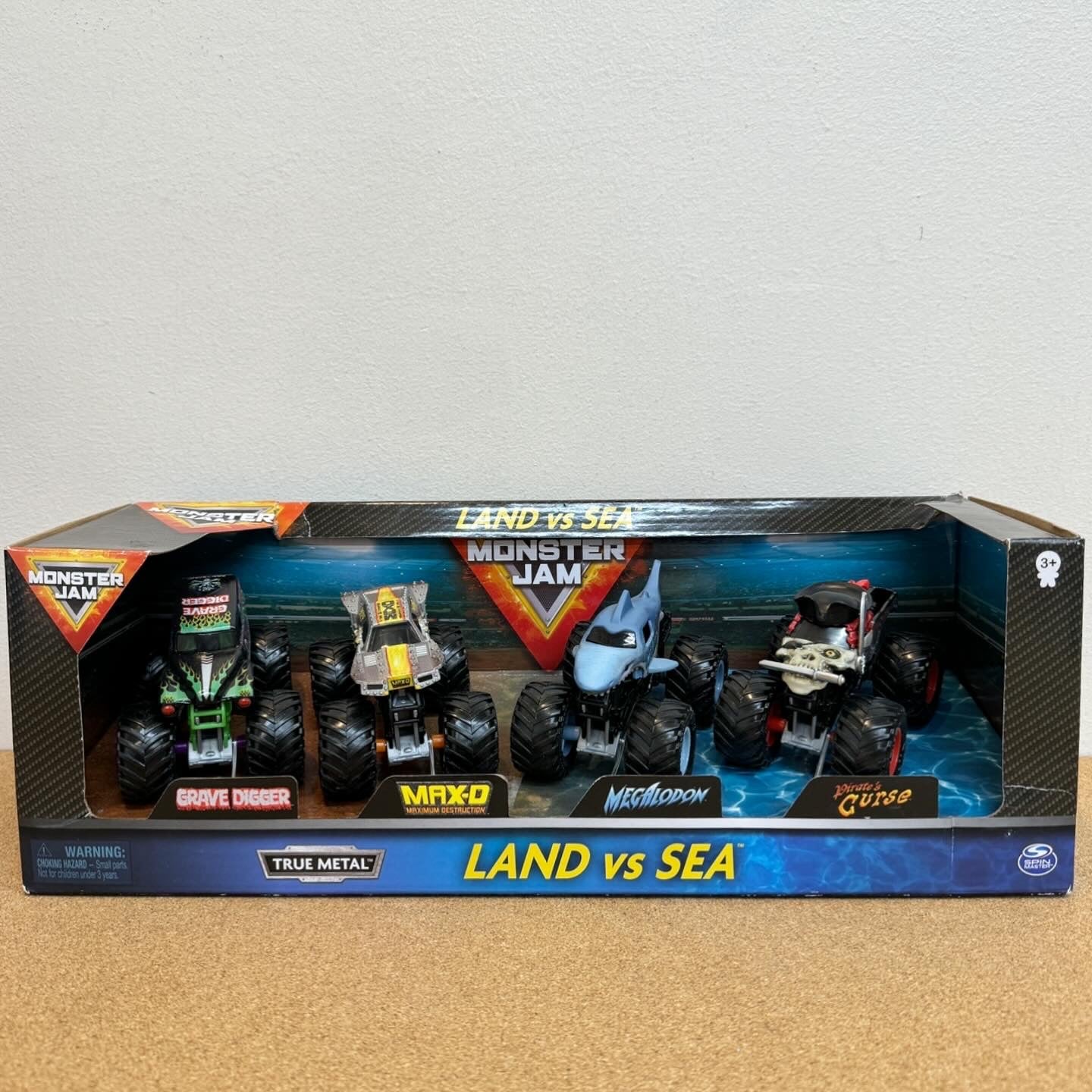 Monster Jam Land VS Sea 4Pack