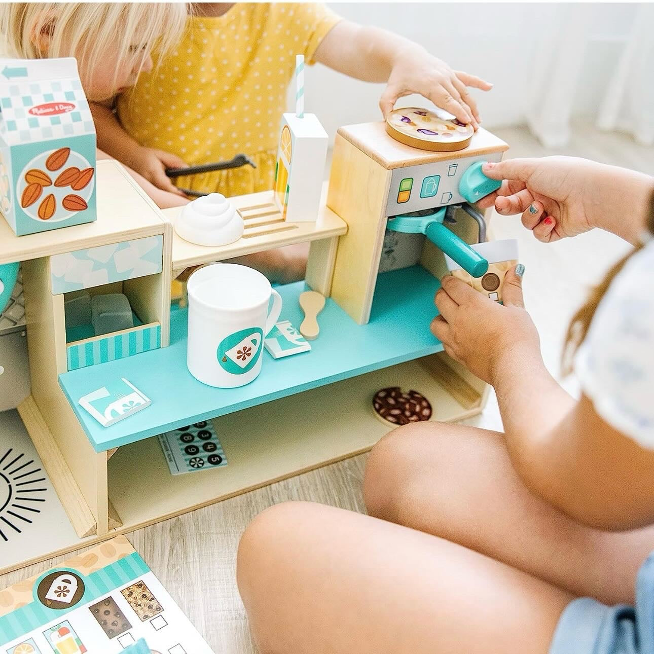 Melissa & Doug Wooden Cafe Barista Coffee Shop