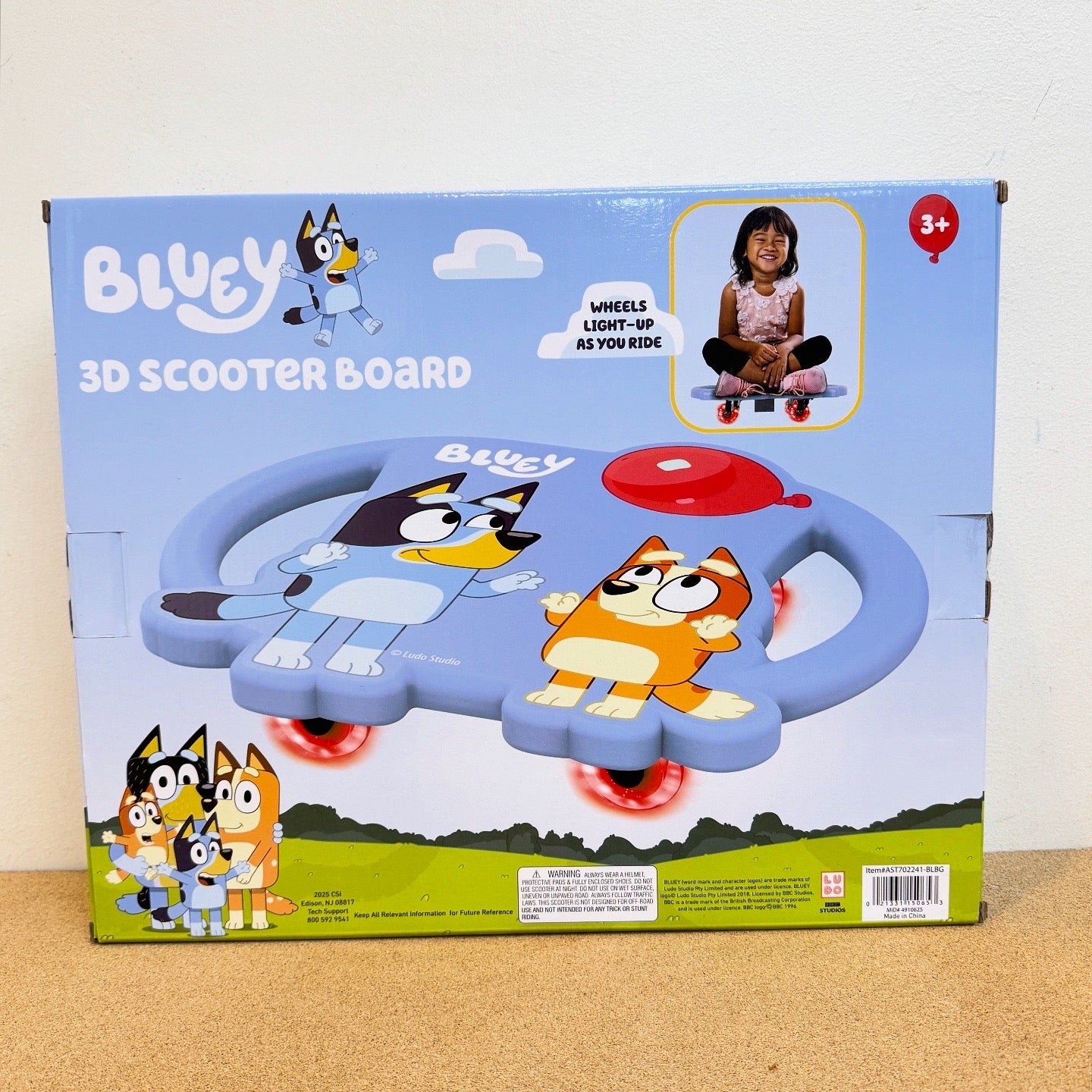 Bluey Scoot Board with Light Up Wheels