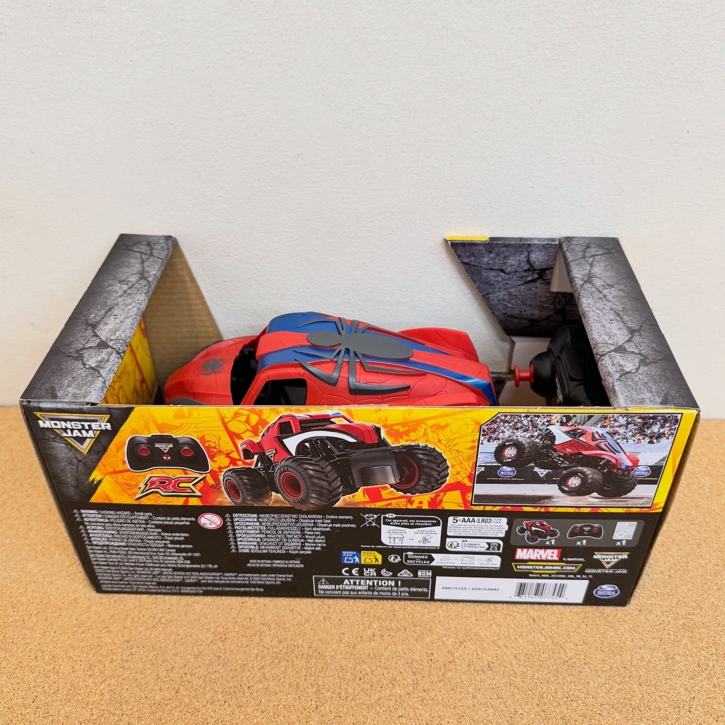 Monster Jam Marvel the Amazing Spiderman RC Monster Truck 1:24 Scale