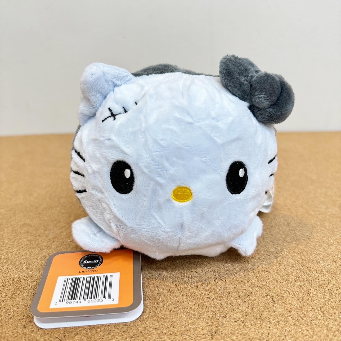 Teeturtle Reversible Sanrio Hello Kitty-Mummy Monster